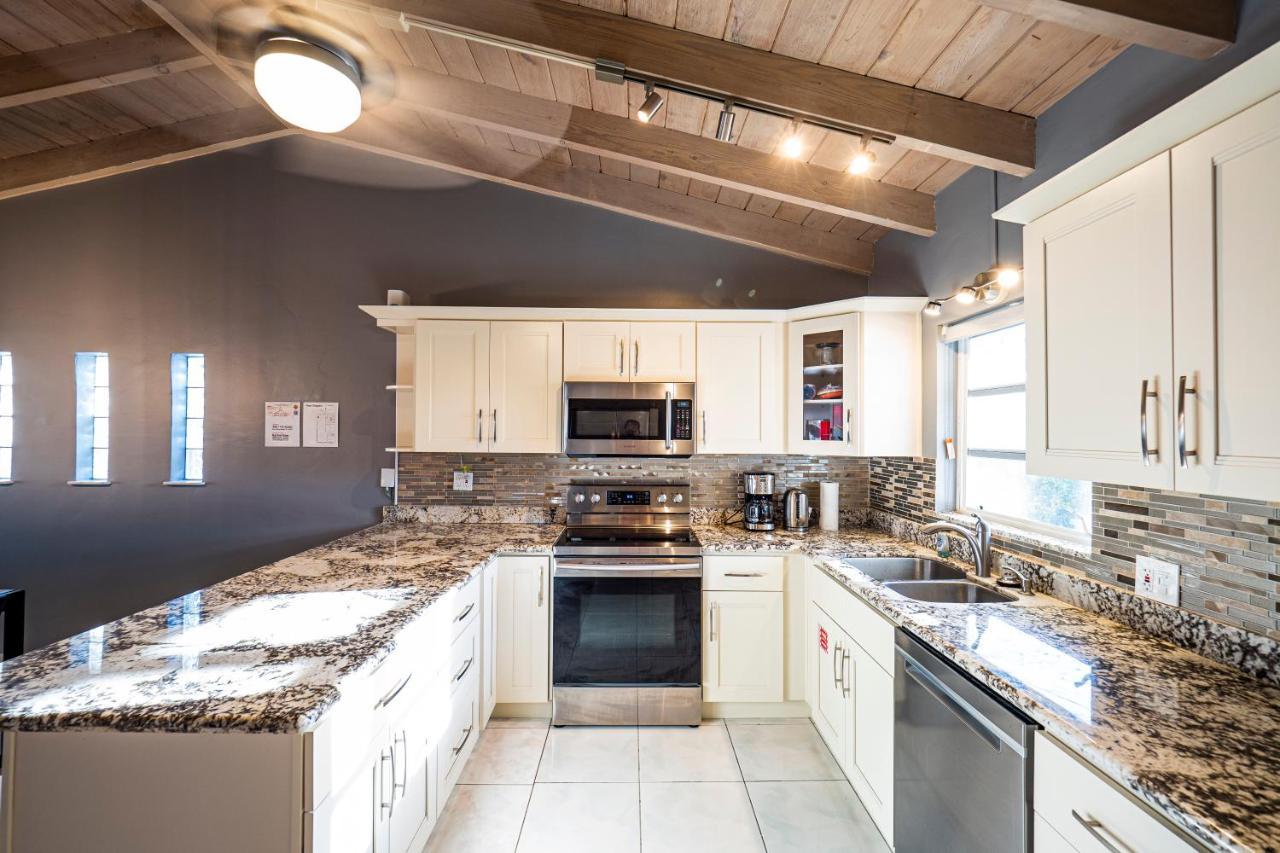 Newly Renovated 3Br2Ba Duplex With Private Dock Villa Key Colony Beach Exterior foto