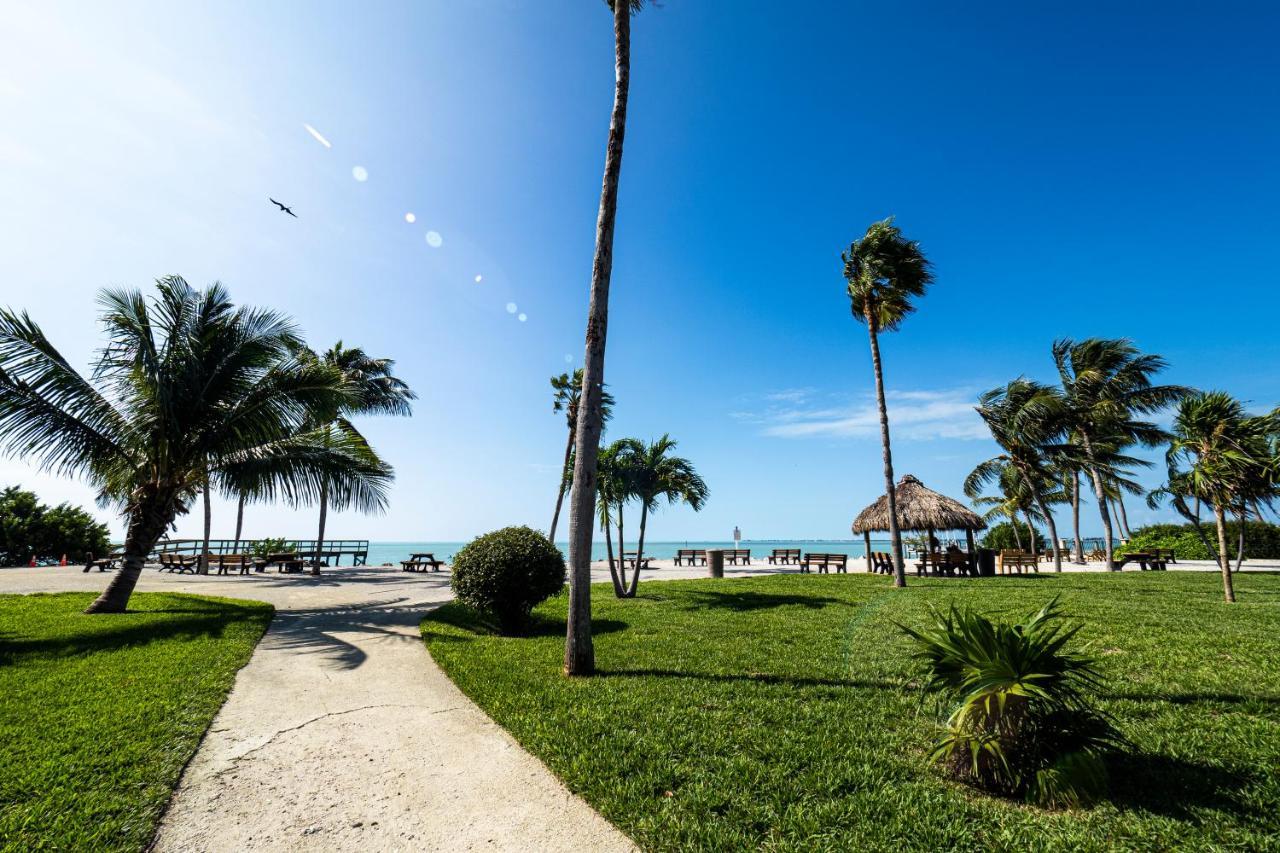 Newly Renovated 3Br2Ba Duplex With Private Dock Villa Key Colony Beach Exterior foto
