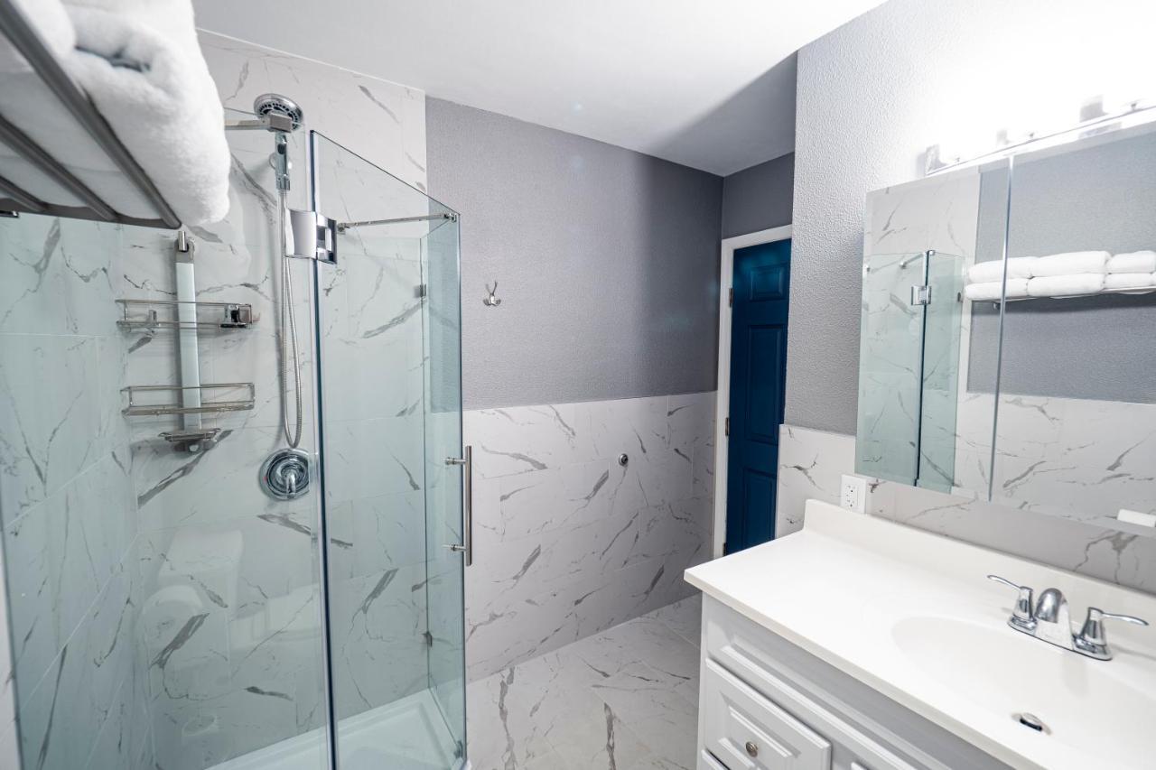Newly Renovated 3Br2Ba Duplex With Private Dock Villa Key Colony Beach Exterior foto